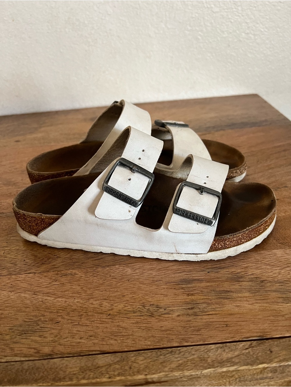 Birkenstock Arizona White Leather Sandals Size 37 6-6.5 Narrow fit